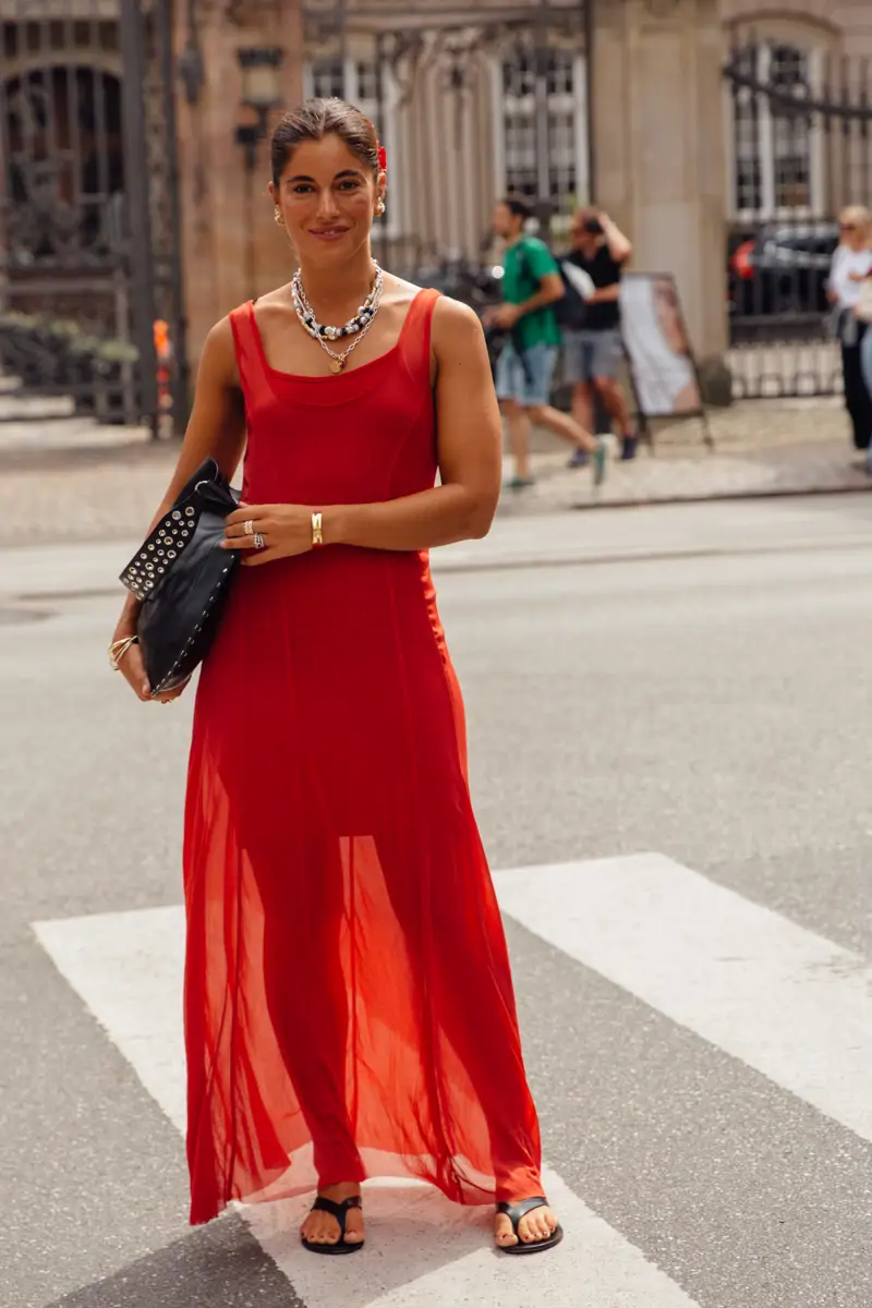 Como combinar vestido rojo