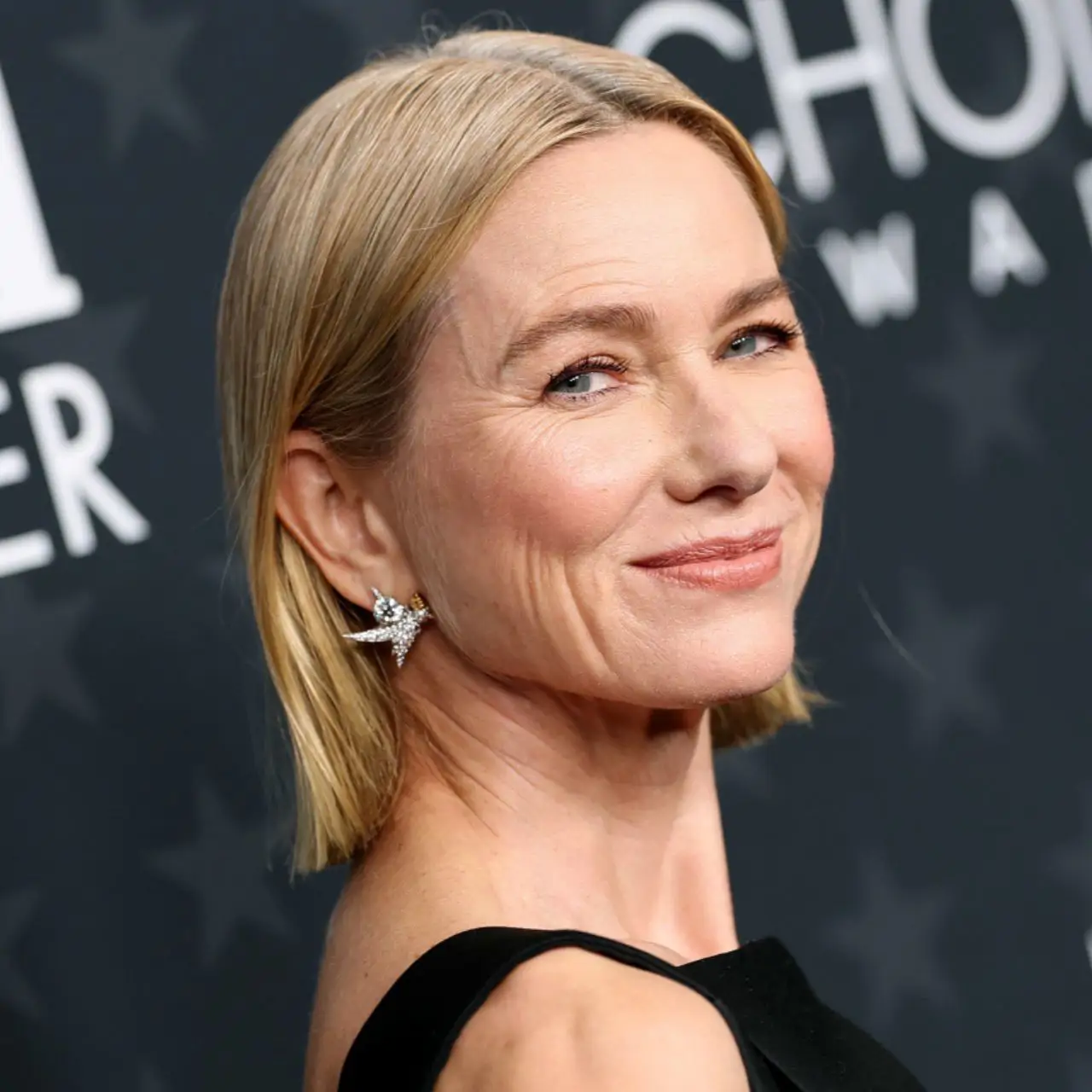 adjunta naomi watts