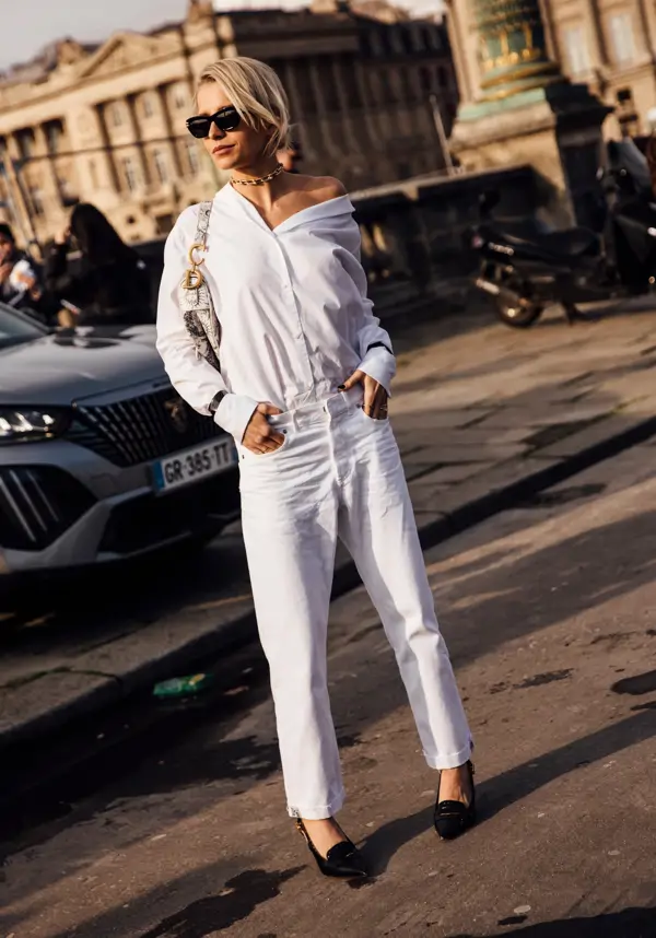 Mango está de rebajas y "liquida" (al 50%) los pantalones cigarette que arrasan entre las "pijitas" más elegantes porque tienen el color tendencia y se adaptan a todos los planes