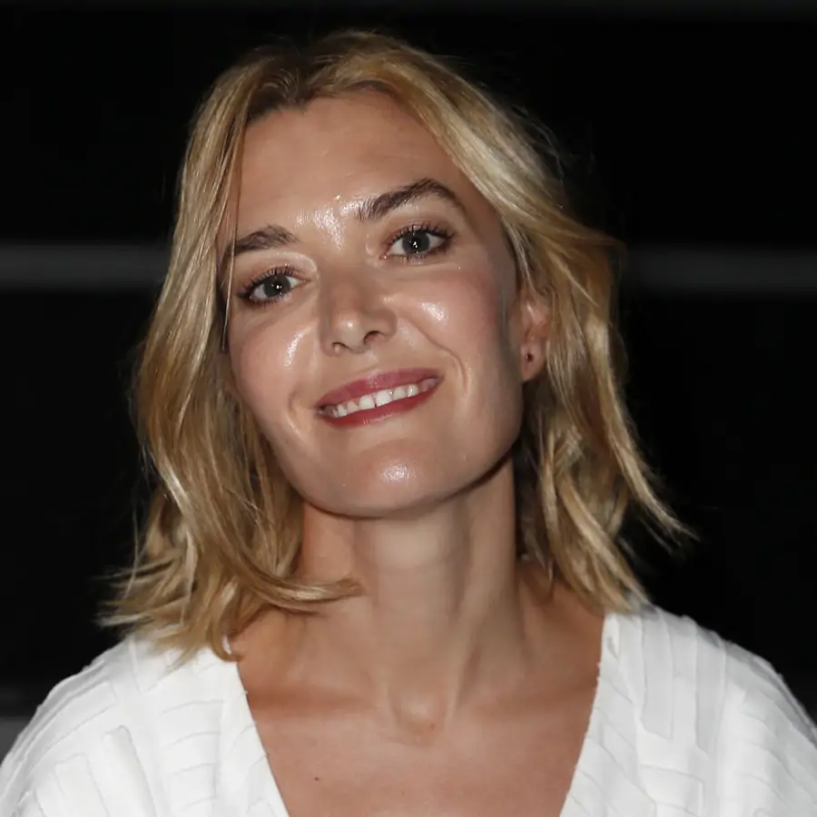 Marta Ortega tiene el top de las rebajas de Zara con escote favorecedor y efecto vientre plano que es perfecto para cualquier plan de verano 