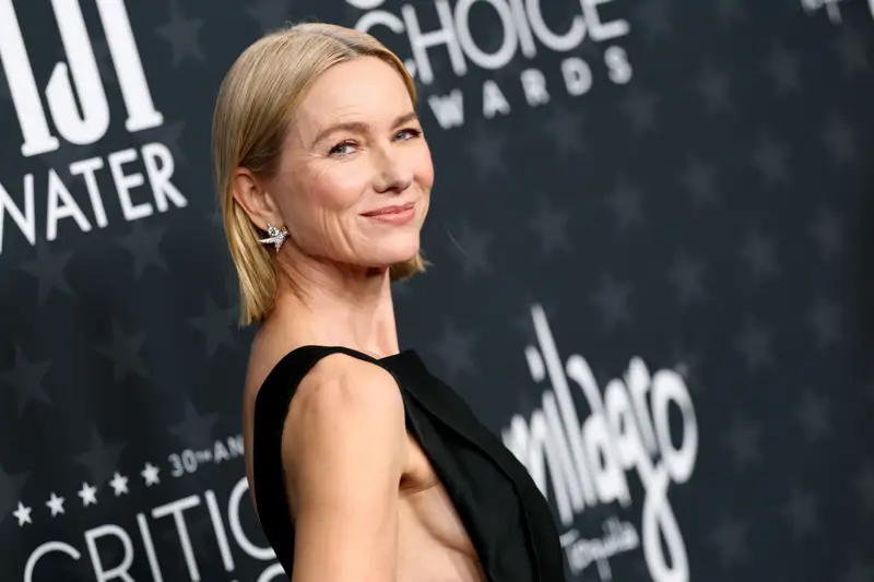 naomi watts menopausia