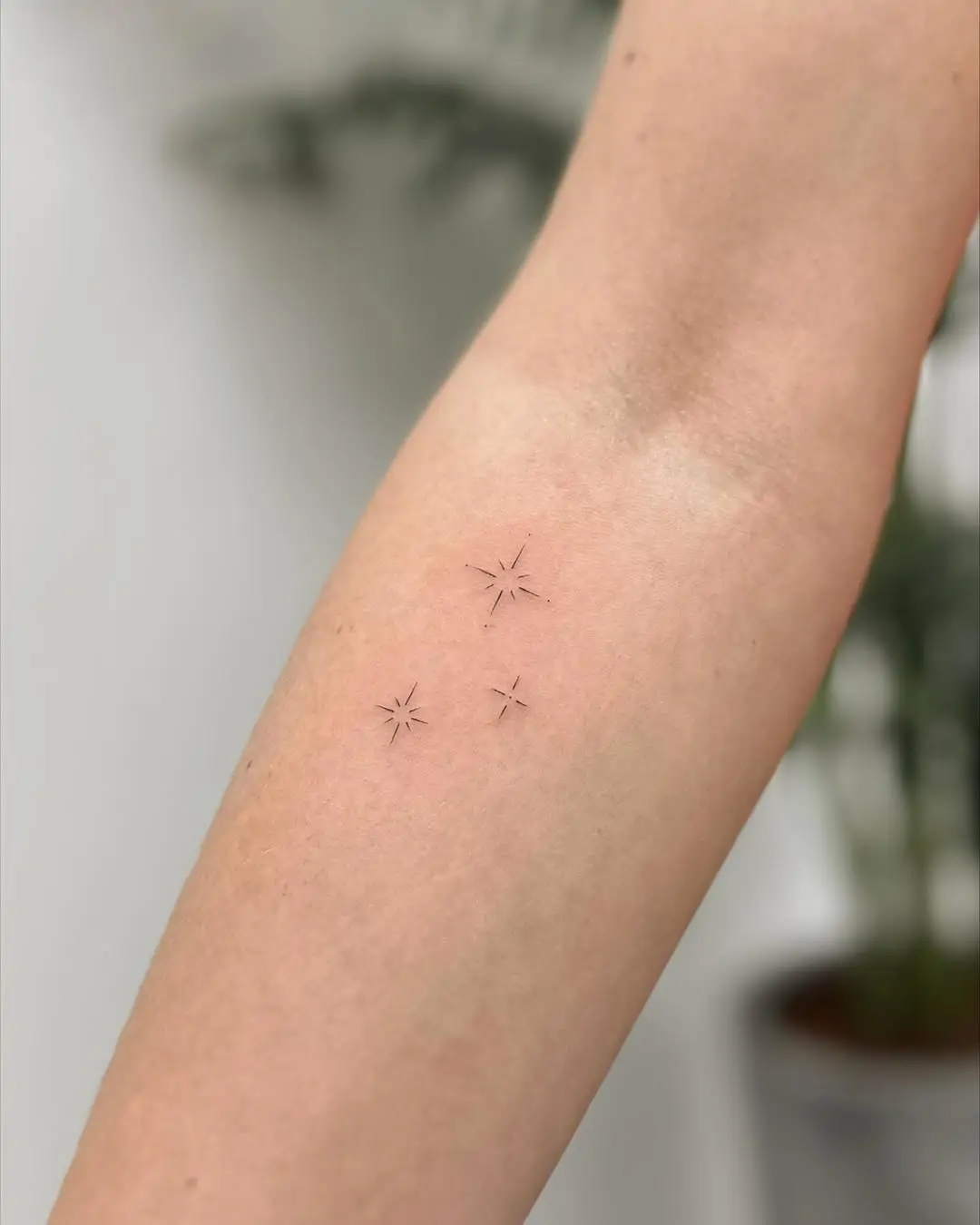 tauaje estrella minimalista