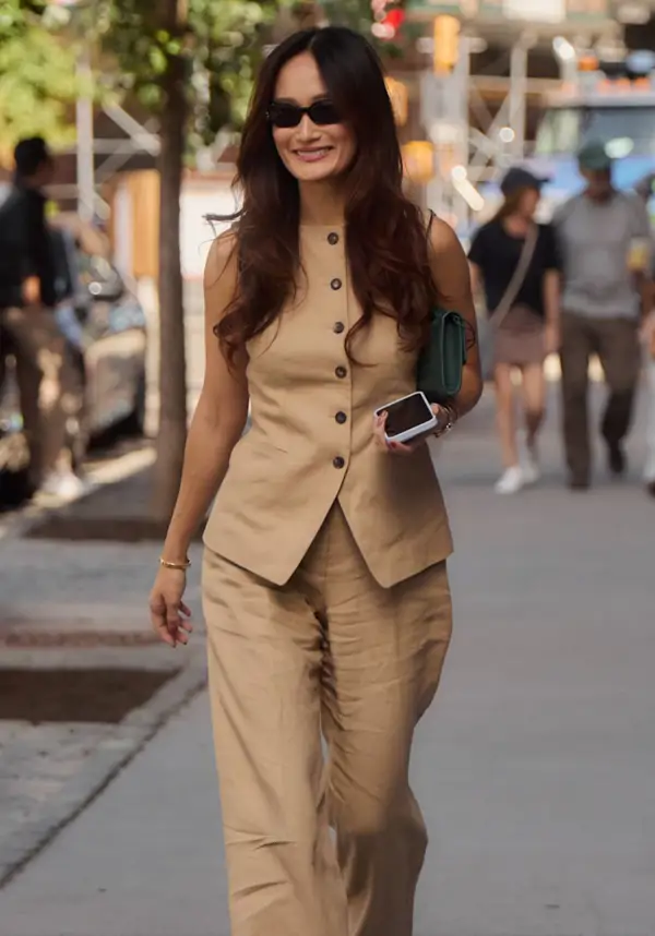 Adiós, pantalones blancos tradicionales: 5 modelos de Zara elegantes, cómodos y en colores claritos aprobados por las andaluzas para julio