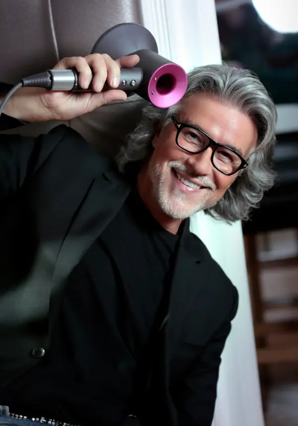 Alberto Cerdán (70 años): “Mi peor pesadilla como peluquero es que venga una mujer con la queratina recién hecha y pida una decoloración muy extrema, eso provocará un efecto muy nocivo”