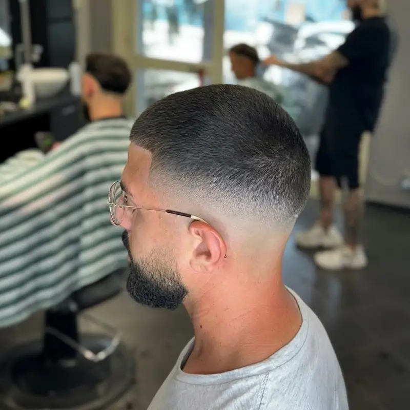 cortes de pelo buzz cut para hombre Buzz mid fade