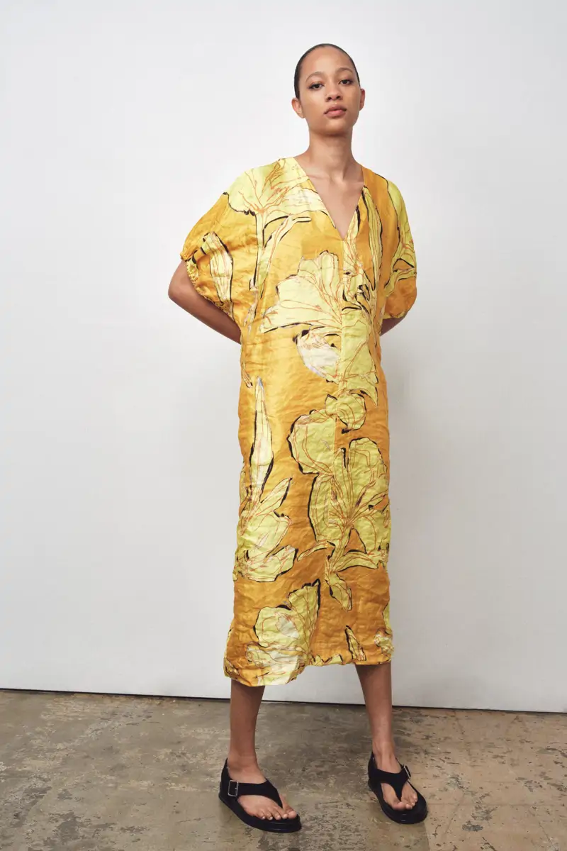 vestido estampado amarillo zara