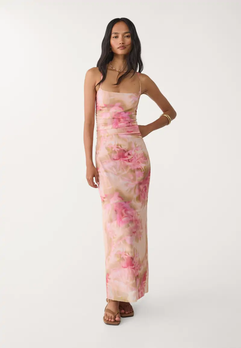 vestido estampado tul stradivarius