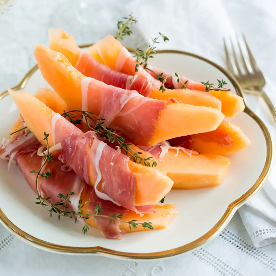 Ferran Adrià: "Mi ensalada de verano recurrente tiene pocos ingredientes. Melón con sal gorda, limón y aceite de oliva. Es fantástica, simple y muy sencilla. También la puedes hacer con mango"