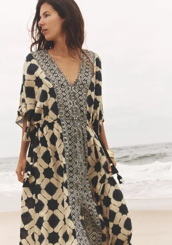 5 vestidos de Zara de estilo boho muy rebajados, fresquitos y holgados para vivir el verano sin complicaciones y con mucho estilo