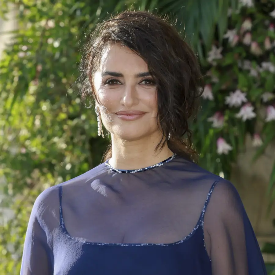 Las lecciones de elegancia "española" de Marta Ortega y Penélope Cruz pasados los 40 en la Gala del Louvre en París