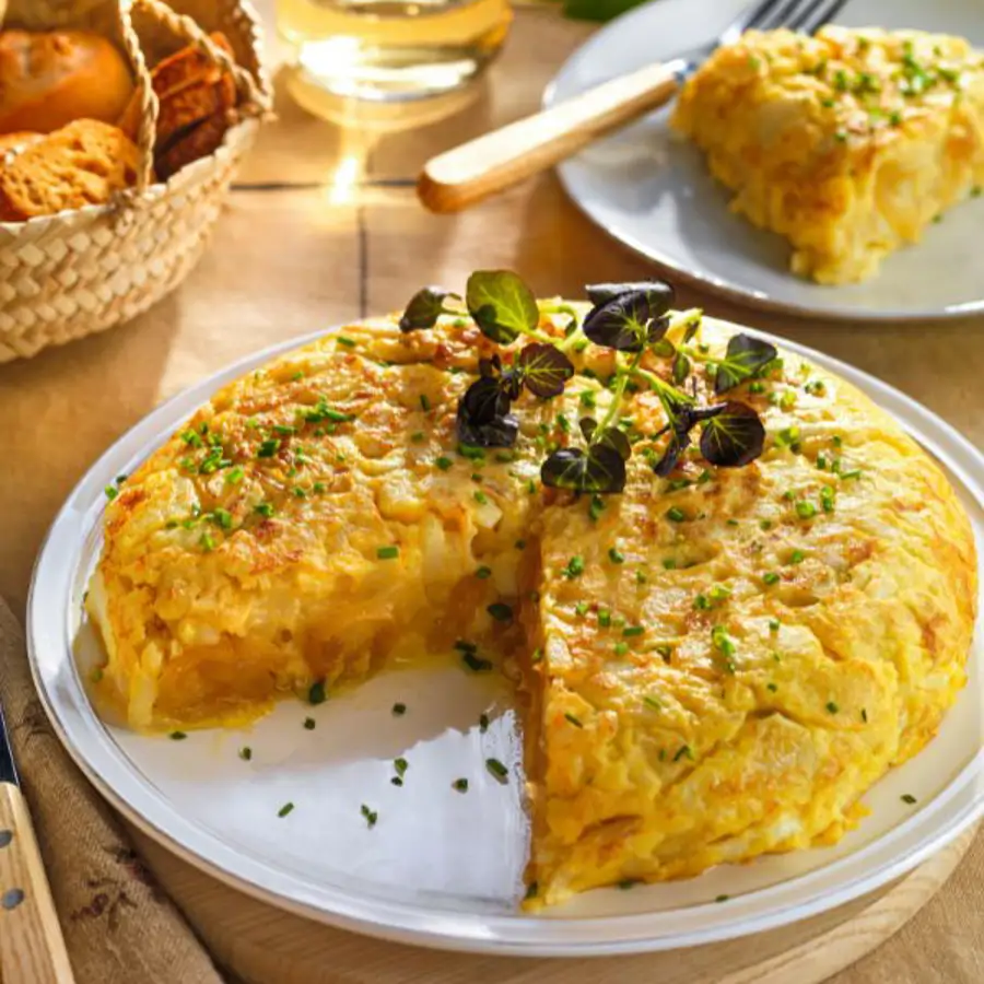 Chef Dabiz Muñoz: "El problema de la cebolla pochada dentro de la tortilla de patatas es que aporta un excesivo dulzor innecesario"
