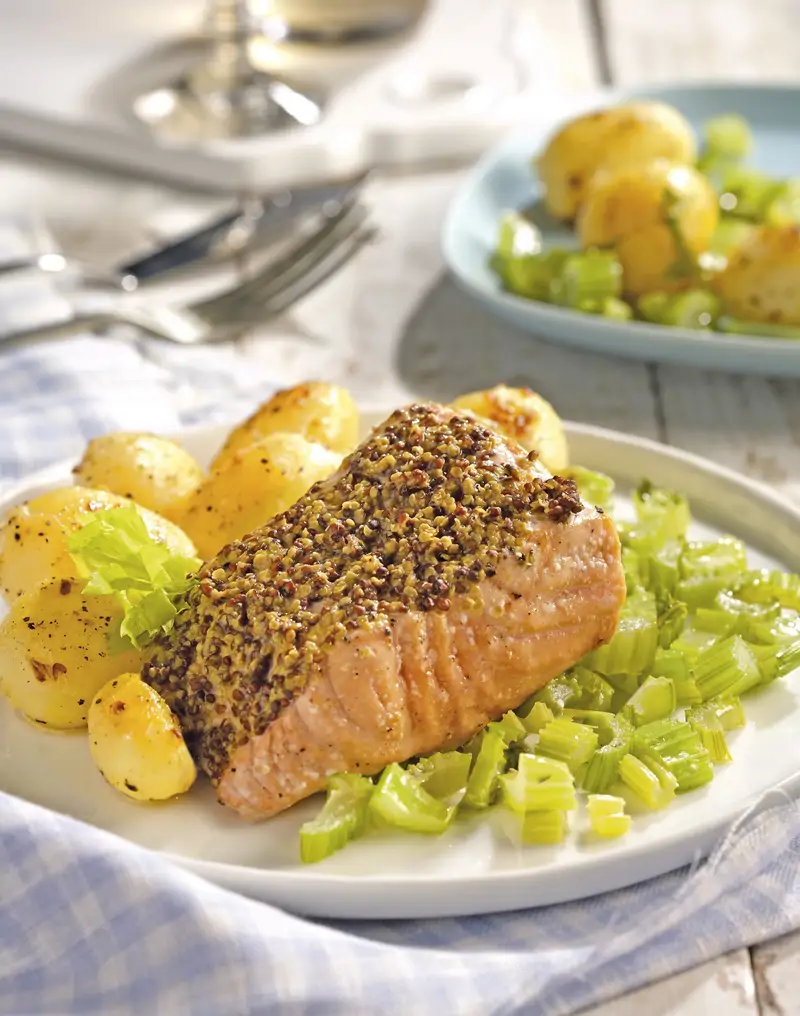 --Lomo de salmon con guarnicion de apio