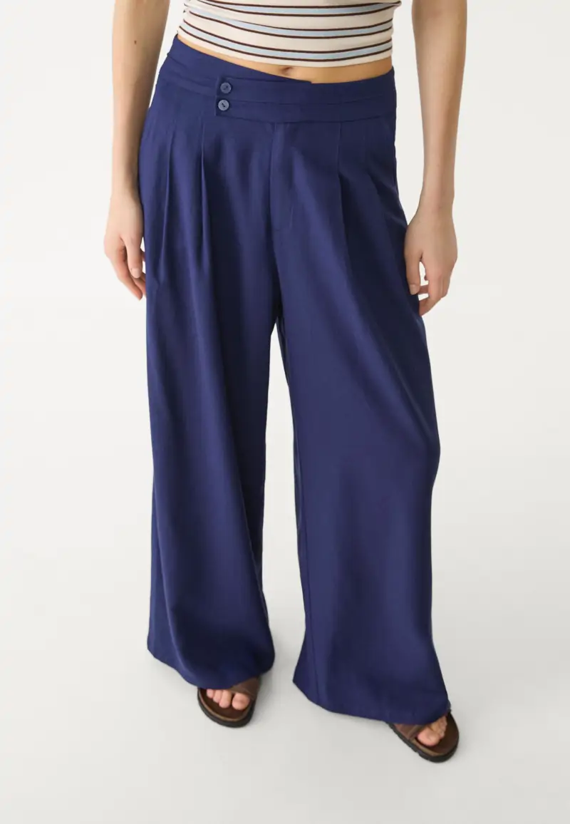 pantalon fluido pinzas lino stradivarius