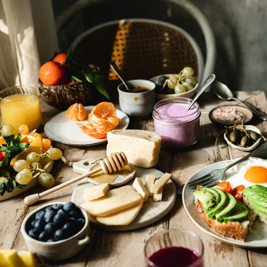 Chef Carme Ruscalleda: "Siempre desayuno fruta, huevo pasado por agua, té negro muy largo con miel y mojo unas magdalenas que hago con harina integral de espelta y frutos seco de ciruela y almendra"