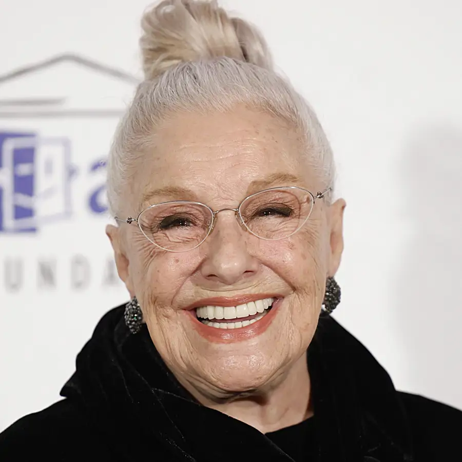 Lola Herrera (90 años): "Desayuno un kiwi, un café con muy poquita leche, y una tostada de pan integral con cereales. Luego, a media mañana, una fruta o un yogur"