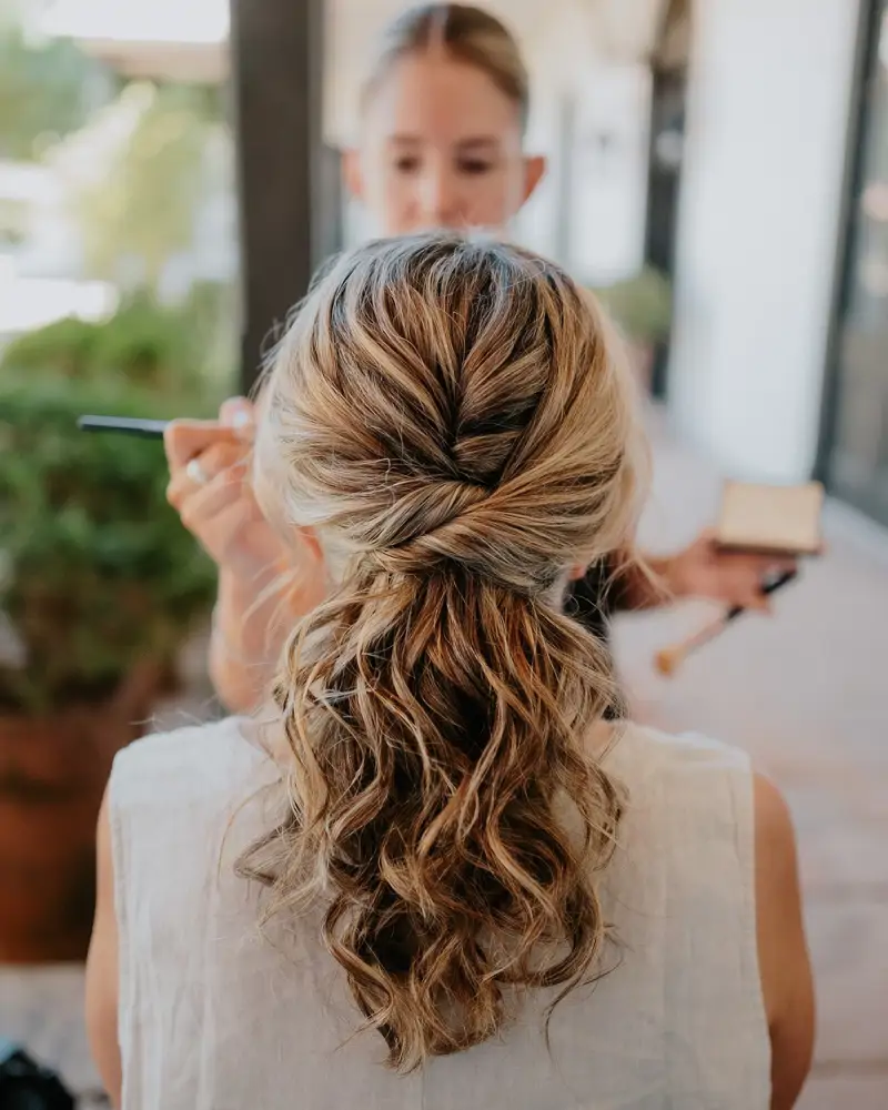 Los 10 Peinados Para Madrina De Boda M s Tendencia De 2026 Para Pedir los-10-peinados-para-madrina-de-boda-m-s-tendencia-de-2026-para-pedir