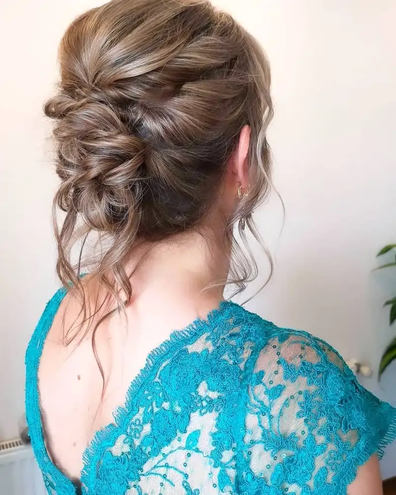 Los 10 Peinados Para Madrina De Boda M s Tendencia De 2026 Para Pedir los-10-peinados-para-madrina-de-boda-m-s-tendencia-de-2026-para-pedir