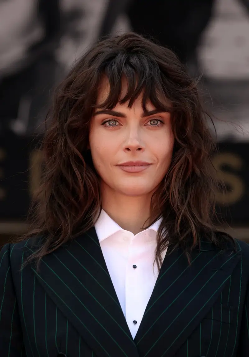 10 cortes de pelo wolf cut rizado para mujeres modernas y elegantes que ...