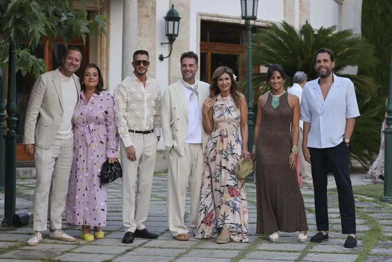 los-mejores-looks-de-las-invitadas-a-la-boda-de-susanna-griso-y-luis